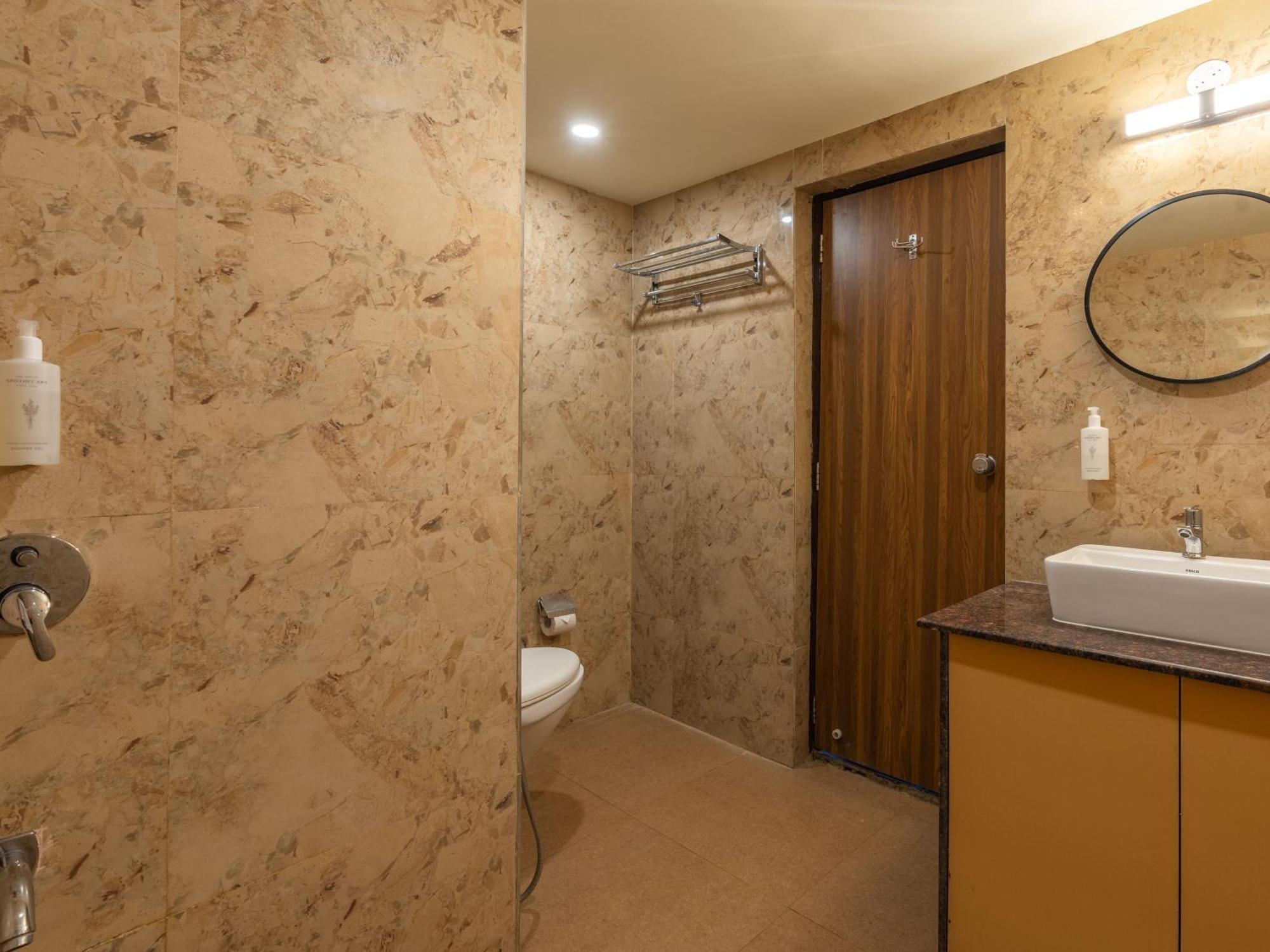 The Hosteller Lonavala, City Centre Room photo